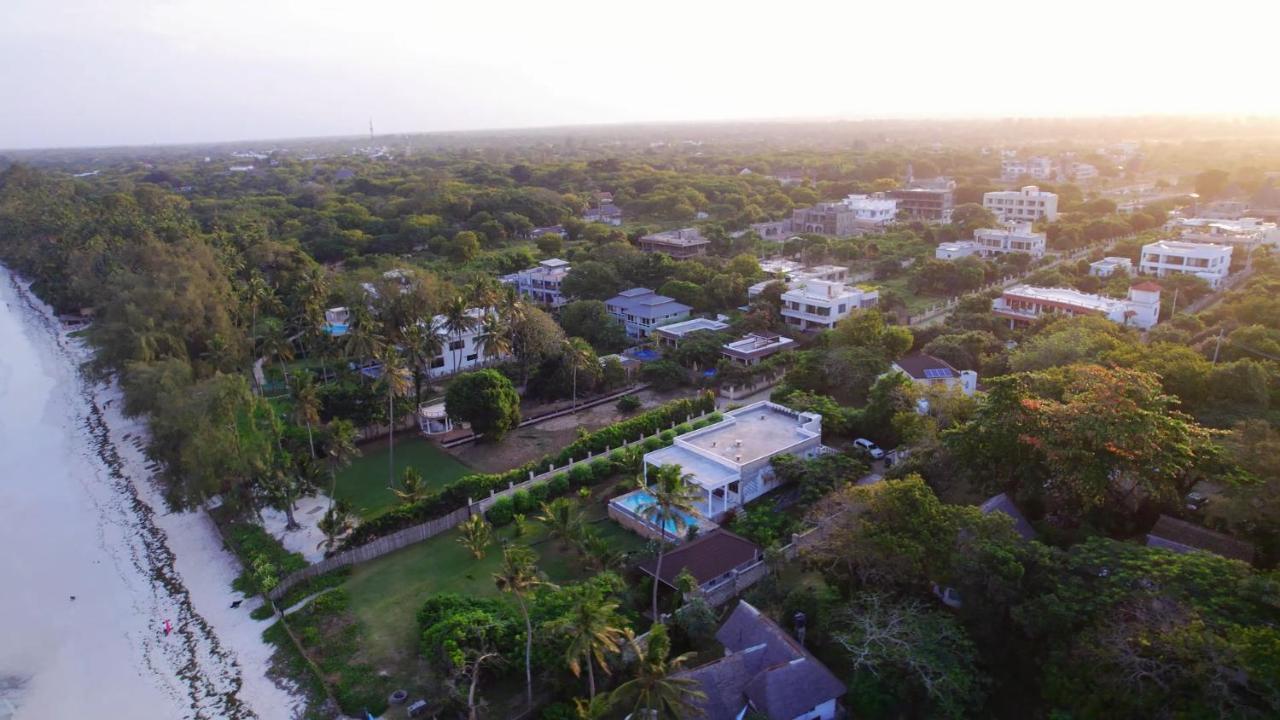 The Pool House & The Colobus House, Bella Seaview, Diani Beach, Kenya Exteriör bild